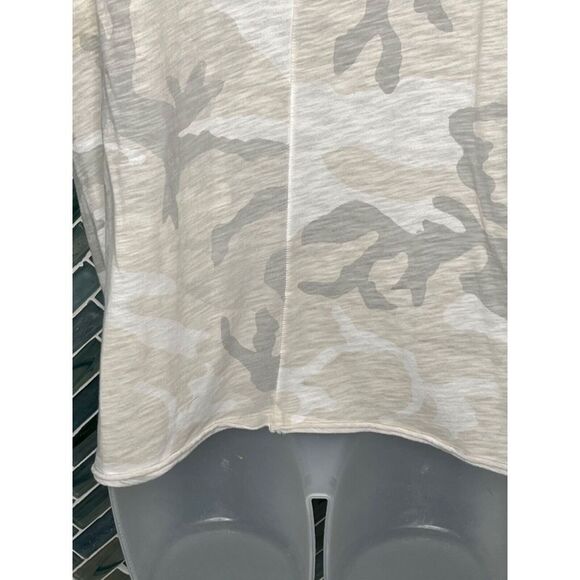 WE THE FREE CAMO CAMOUFLAGE BEIGE GRAY WHITE SHORT SLEEVE THIN SOFT T-SHIRT LG - Picture 8 of 11
